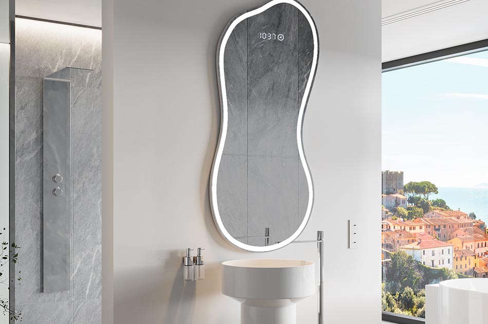 Onregelmatig gevormde spiegel met zachte sfeerverlichting voor elegante interieurs | ARTFORMA