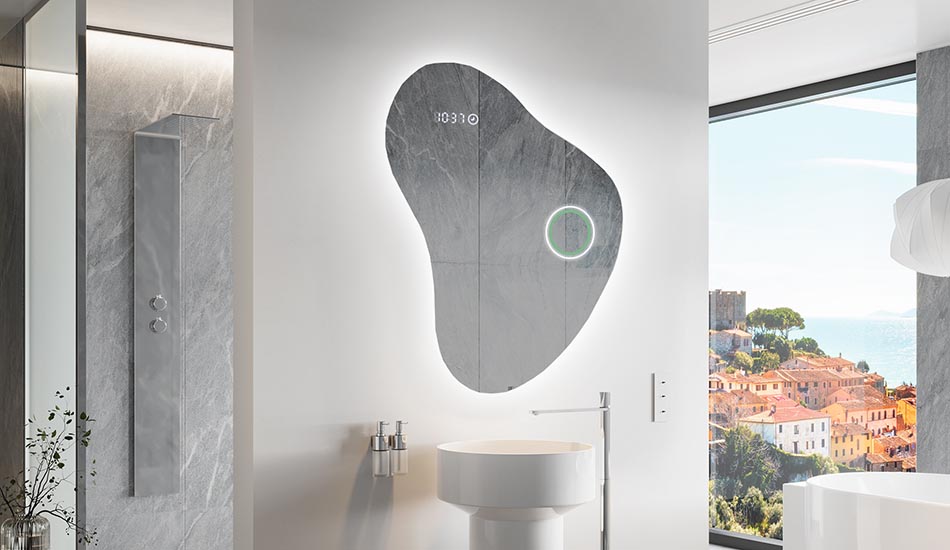 Onregelmatig gevormde spiegel met zachte sfeerverlichting voor elegante interieurs | ARTFORMA