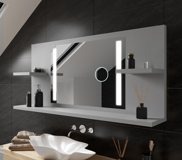 Moderne LED badkamerspiegel met planken