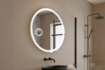 Spiegels in een decoratieve lijst