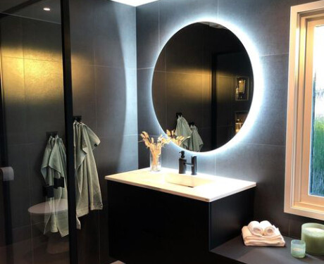 Moderne badkamer spiegel met led-verlichting L82