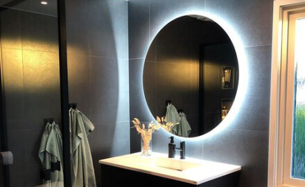Moderne badkamer spiegel met led-verlichting L82