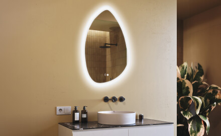 Onregelmatig spiegel met verlichting, 64×94 cm, tweekleurig, touch‑schakelaar, verwarmingsmat